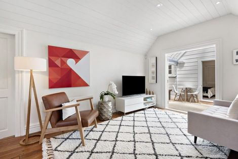 Photo of property in 5 Poplar Grove, Thorndon, Wellington, 6011