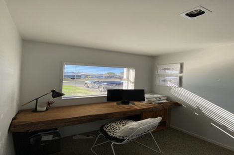 Photo of property in 10 Hoihere Drive, One Tree Point, 0118