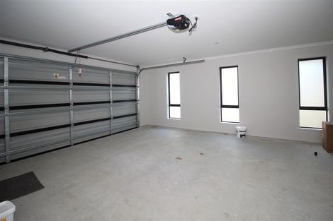 Photo of property in 21 Kaurinui Crescent, One Tree Point, 0118