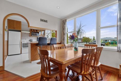 Photo of property in 21 Seddon Street, Carterton, 5713