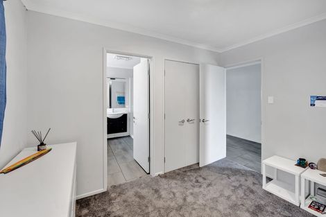 Photo of property in 44 Belt Road, Moturoa, New Plymouth, 4310