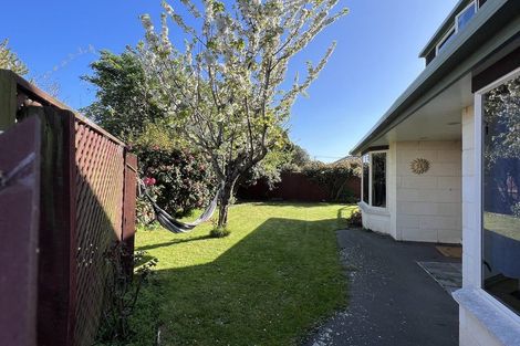 Photo of property in 2/104 Yaldhurst Road, Sockburn, Christchurch, 8042