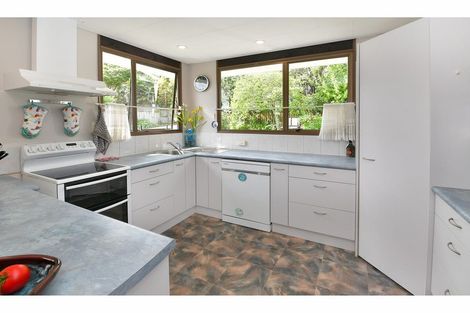 Photo of property in 16 Bay Vista Drive, Red Beach, 0932