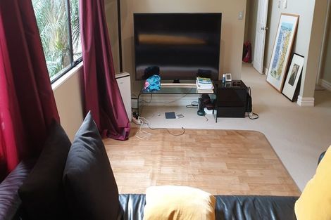 Photo of property in 30 Scarlet Oak Drive, Schnapper Rock, Auckland, 0632