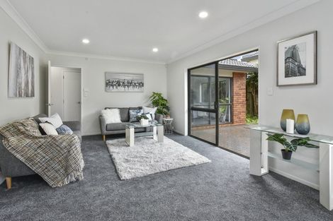 Photo of property in 2/10 Ridge Road, Howick, Auckland, 2014