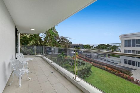 Photo of property in 1b/5 The Promenade, Takapuna, Auckland, 0622