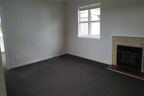 Photo of property in 679 Swanson Road, Swanson, Auckland, 0612