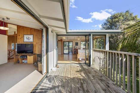 Photo of property in 706 Huia Road, Parau, Auckland, 0604