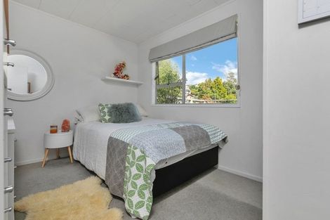 Photo of property in 10 Regency Place, Sunnynook, Auckland, 0632