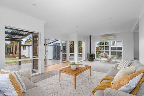 Photo of property in 33 Glenrowan Avenue, Avondale, Christchurch, 8061