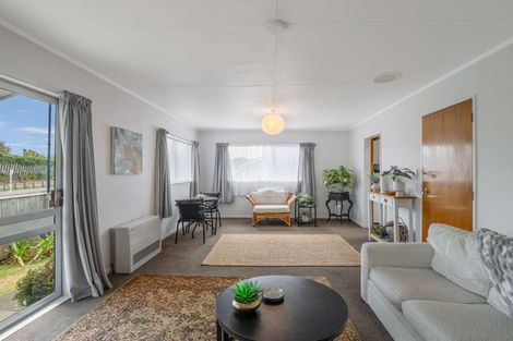 Photo of property in 2 Rangiora Street, Castlecliff, Whanganui, 4501