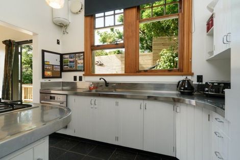 Photo of property in 40 Fairview Crescent, Kelburn, Wellington, 6012