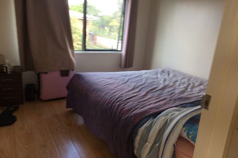 Photo of property in 2/5 Kilham Avenue, Northcote, Auckland, 0627