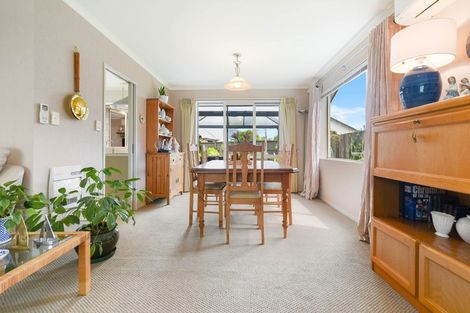 Photo of property in 21 Merlin Close, Huntington, Hamilton, 3210