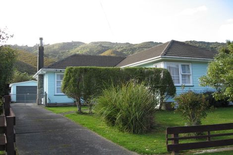Photo of property in 93 Wood Street, Wainuiomata, Lower Hutt, 5014