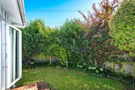 Photo of property in 91 Bowhill Road, New Brighton, Christchurch, 8083