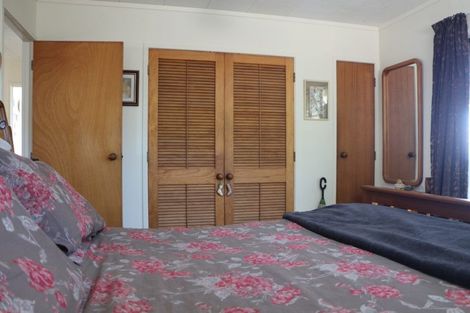 Photo of property in 54 Stratford Drive, Cable Bay, 0420