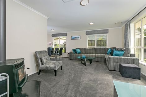 Photo of property in 23 Applemoors Way, Riverhead, 0820