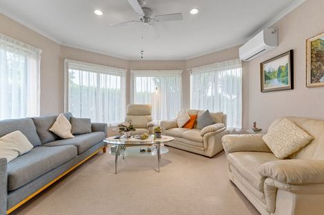 Photo of property in 2 Piriti Drive, Te Atatu Peninsula, Auckland, 0610