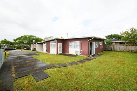 Photo of property in 6 Westhaven Grove, Takaro, Palmerston North, 4412