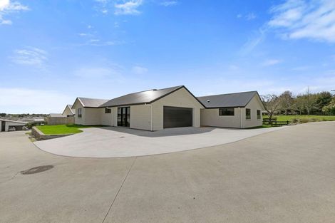 Photo of property in 2 Evan Tasman Lane, Waiuku, 2123