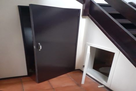 Photo of property in 140 Akaroa Drive, Maupuia, Wellington, 6022