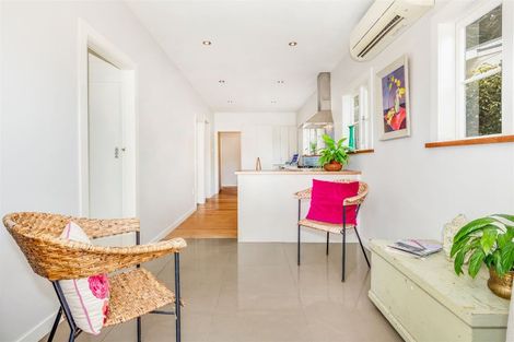 Photo of property in 9 Tawa Street, Eastbourne, Lower Hutt, 5013