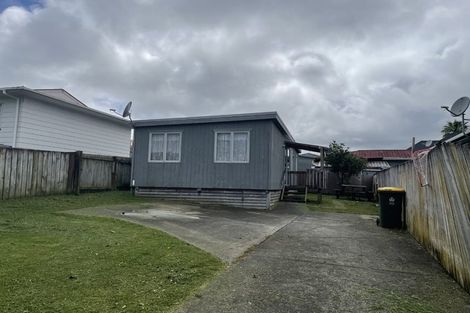 Photo of property in 2 Caserta Place, Clover Park, Auckland, 2023