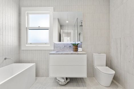 Photo of property in 4 Cheltenham Road, Devonport, Auckland, 0624