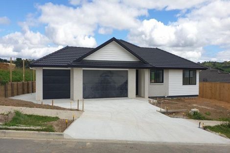 Photo of property in 10 James Elliot Way, Pokeno, 2402