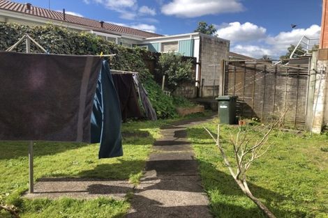 Photo of property in 2/33 Kitchener Road, Sandringham, Auckland, 1025