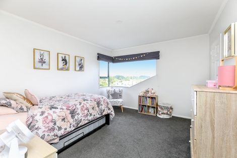 Photo of property in 9 Sandel Rise, Merrilands, New Plymouth, 4312