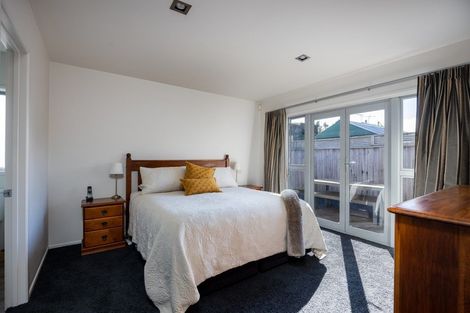 Photo of property in 2/37 Wallace Place, Westown, New Plymouth, 4310