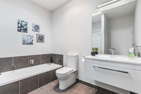 Photo of property in 21 Liberation Road, Papakura, 2110