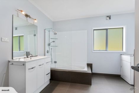 Photo of property in 16 Hobson Heights Road, Lucas Heights, Auckland, 0632