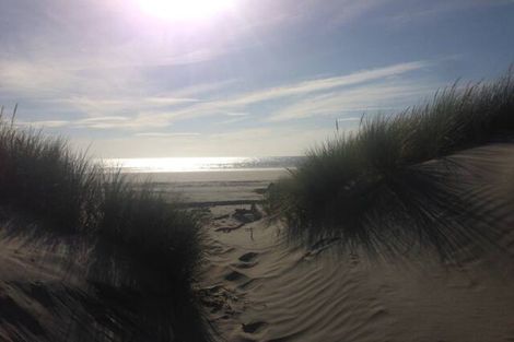 Photo of property in 64 Dale Road, Raumati South, Paraparaumu, 5032