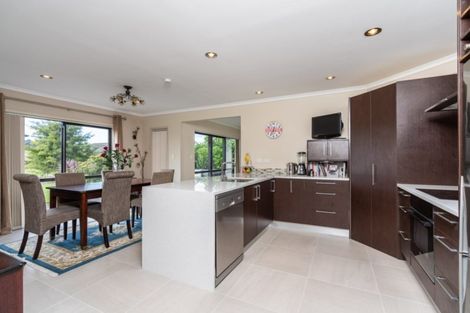 Photo of property in 12 Ngatiti Place, One Tree Point, 0118