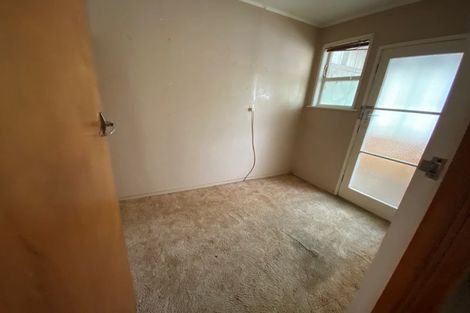 Photo of property in 2 President Avenue, Papakura, 2110