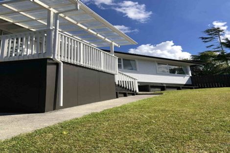 Photo of property in 11 Finlow Drive, Te Atatu South, Auckland, 0610