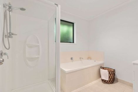 Photo of property in 36 Roy Maloney Drive, Henderson, Auckland, 0612