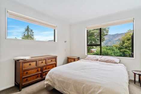 Photo of property in 17 Rimu Lane, Wanaka, 9305