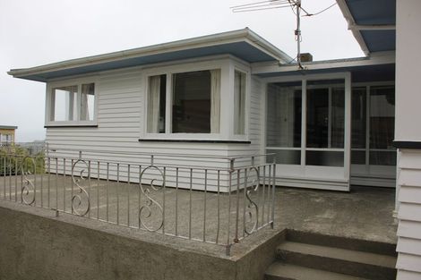 Photo of property in 73 Mills Road, Brooklyn, Wellington, 6021