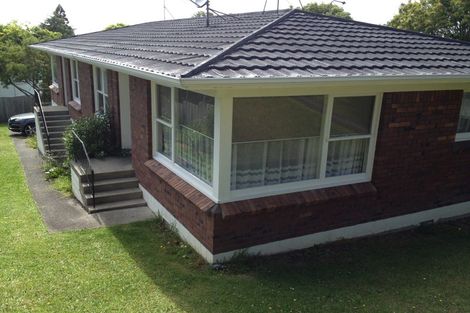 Photo of property in 2/78 Chivalry Road, Glenfield, Auckland, 0629