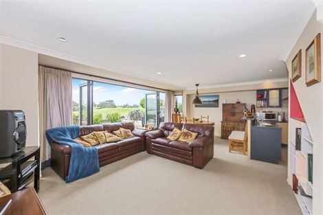 Photo of property in 15 Alverna View, Gulf Harbour, Whangaparaoa, 0930