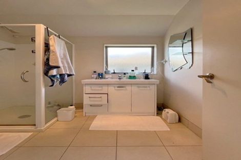 Photo of property in 15 Merlot Way, Te Atatu South, Auckland, 0610