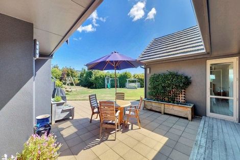 Photo of property in 63 Loch Views Road, Acacia Bay, Taupo, 3385