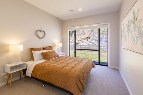 Photo of property in 75 Oak Road, Poraiti, Napier, 4112