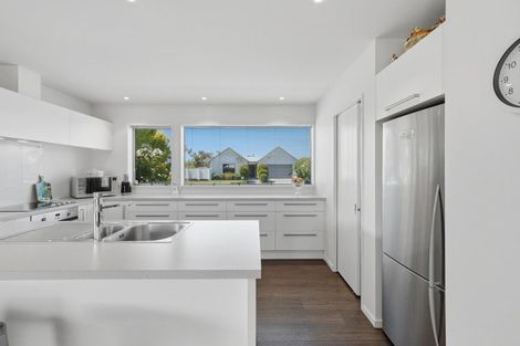 Photo of property in 23 Huntingdon Drive, Rangiora, 7400