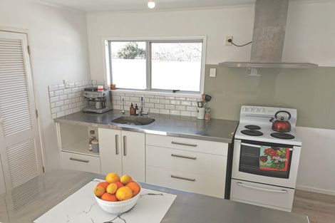 Photo of property in 18 Leaver Place, Weymouth, Auckland, 2103