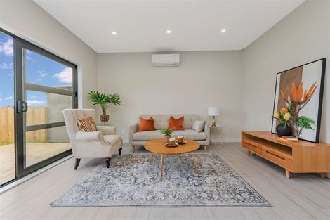 Photo of property in 11 Horokaka Street, Massey, Auckland, 0614